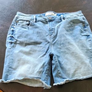 Torrid Bermuda Shorts size 16